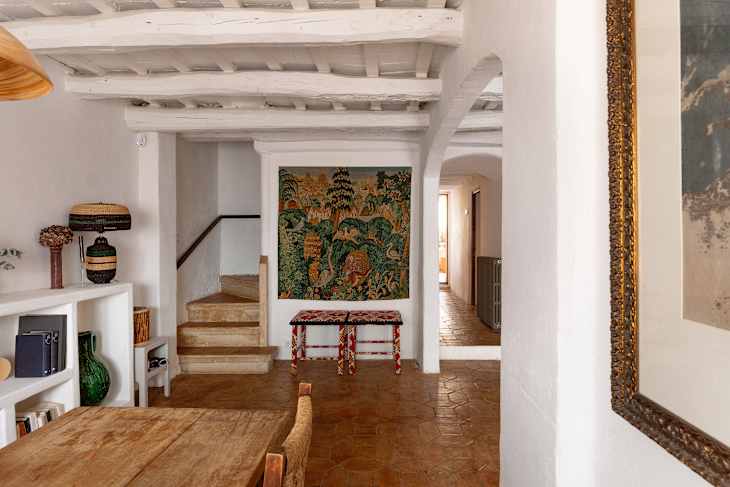 The “Modern Medieval” Trend Makes Homes Feel More Layered | Apartment ... - Modern Apartment Landscape Inspiration